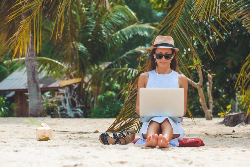 Learn how to become a digital nomad with our guide!