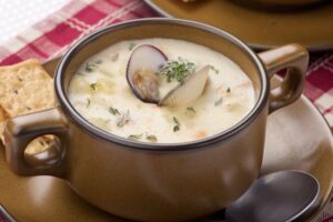 Learn how to make the best clam chowder recipe. This delicious and easy soup is made with cream, milk, potatoes, onions and clams.