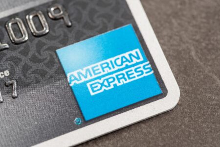 Compare the best cashback offers for American Express cards. If you love cashback, these Amex cards are for you.