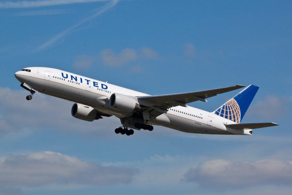 United Airlines is a major airline that offers a wide range of flights to many destinations across the world. In this article, we will discuss the best credit cards for United Airlines in 2022.