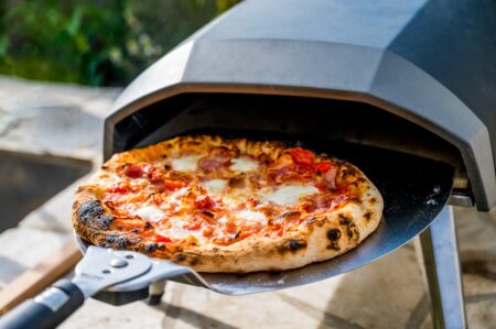 Whether you’re an expert pizza maker or just want to learn a few new tricks, try using one of these top rated pizza ovens.