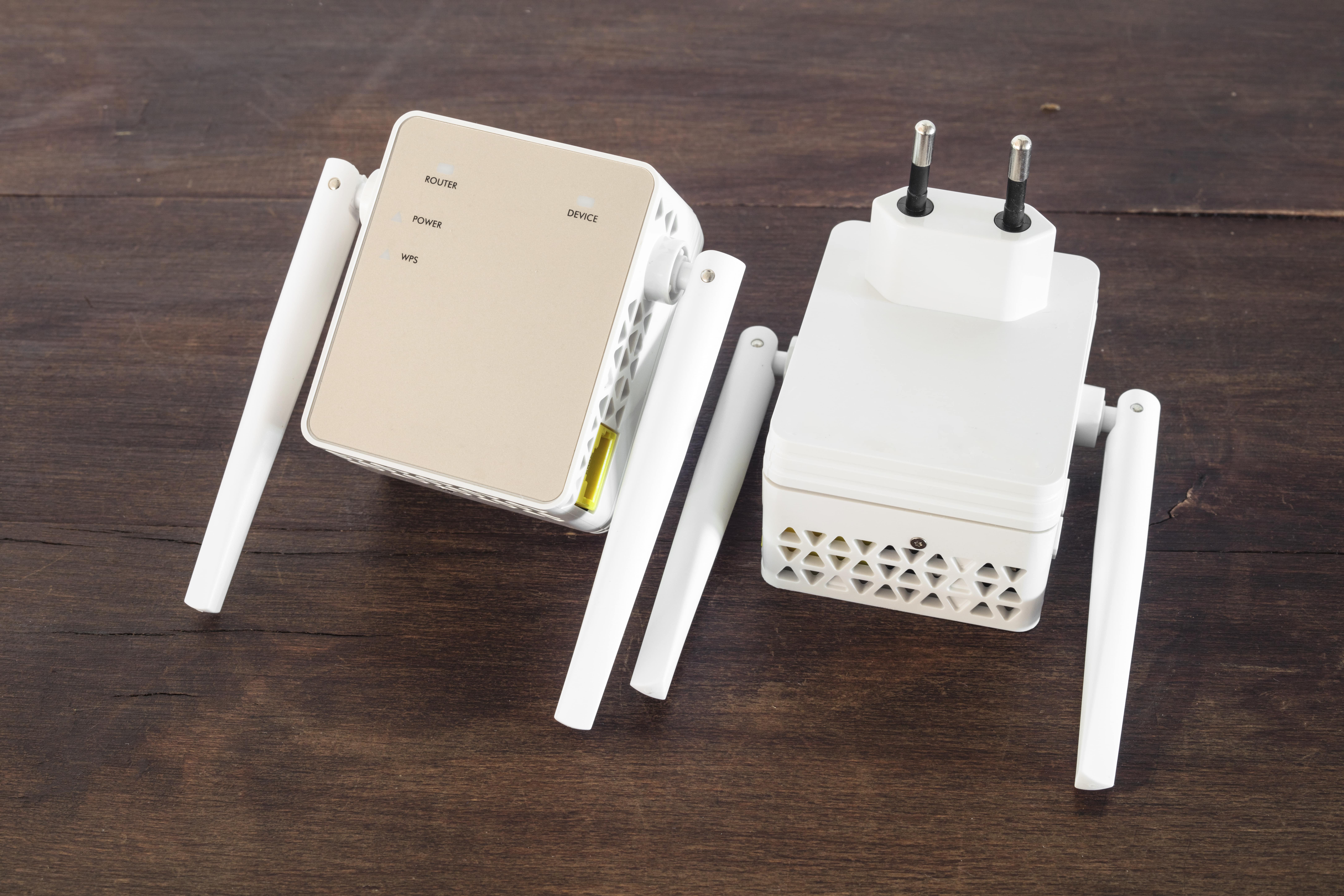 Which devices are the best at extending WiFi coverage? If you’re looking to extend your WiFi range, check out which types of equipment are the best at doing so.