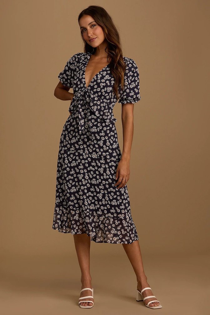 If you’re looking for a cute summer dress under $100, we got you! From floral prints to strapless dresses, here's our pick of adorable Lulus summer dresses.