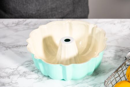 Bundt pans and tube pans are interchangeable. Here’s a quick guide to help you decide which one you need, plus some tips on using both.