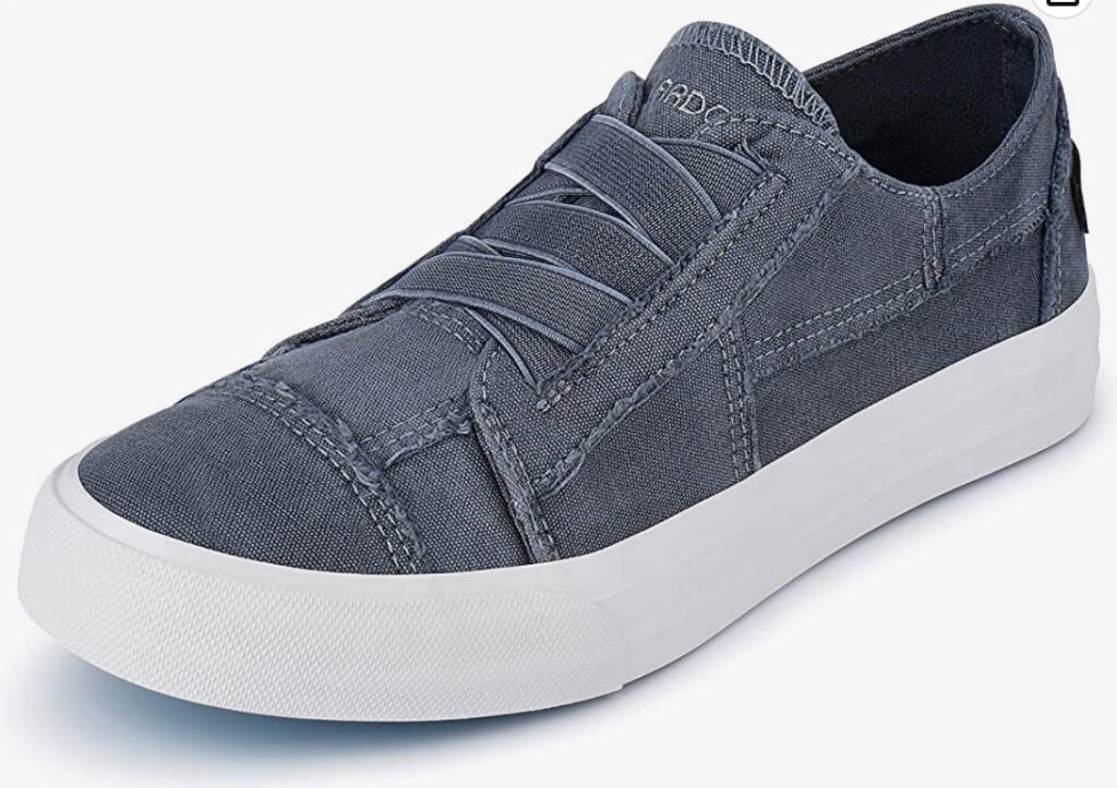 With a versatile style that can be dressed up or down, these slip-on sneakers are perfect for any casual occasion.