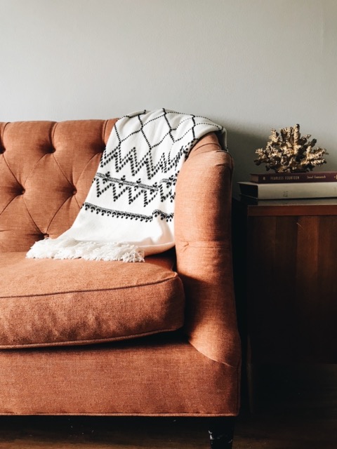 You don't need much money or time to give your living room a fresh look. Check out these ten easy and affordable ideas!