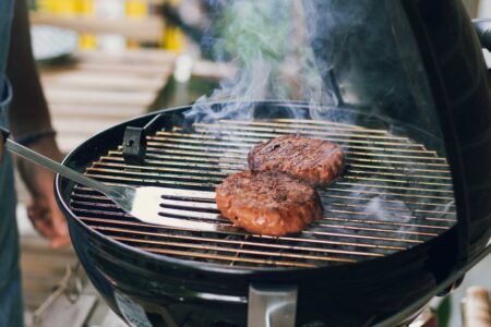 Are you looking for the best grills on the market? Look no further! Our comprehensive guide will help you find the perfect grill for your needs.